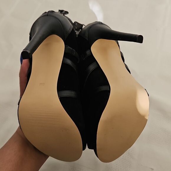 Elegant Black Stiletto Heels - Picture 11 of 16